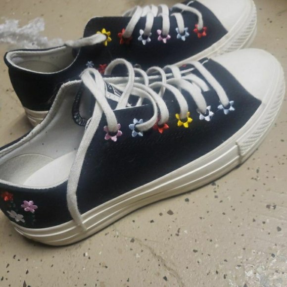 Limited Edition Floral Embroidered Converse - Picture 2 of 4